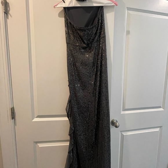 Silver NBD sequin dress - Picture 5 of 5